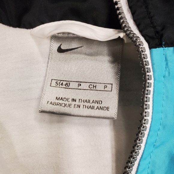 #065 Nike Small Windbreaker Jacket - Picture 12 of 17